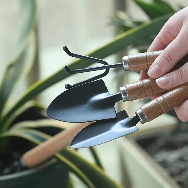 Portable Multifunctional Household Gardening Tool Planting Wooden Handle Mini Customized Garden Rake Tool Set