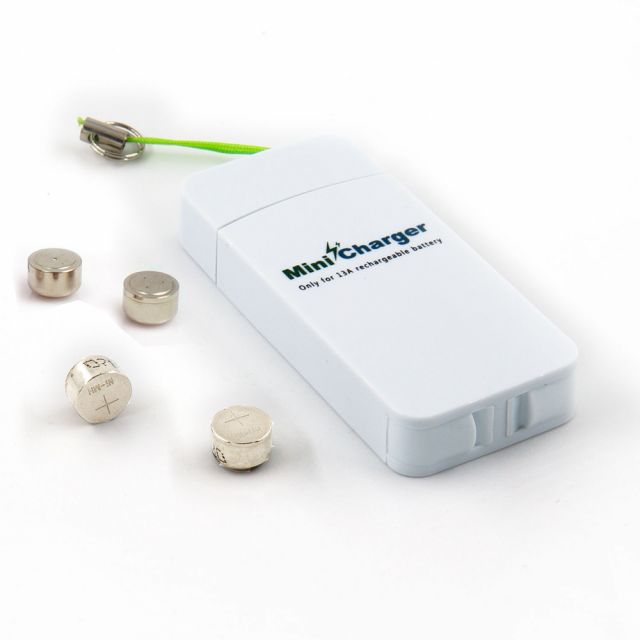 Rechargeable Kit for Hearing Aids - 4x Size-13 rechargeable NI-MH P13 Hearing Aid Batteries with a Mini Charger