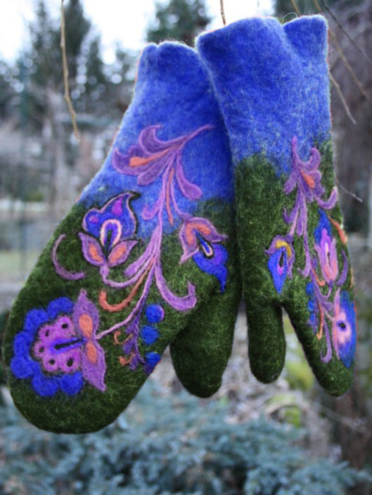 Flower Decor Colorblock Fleece Gloves