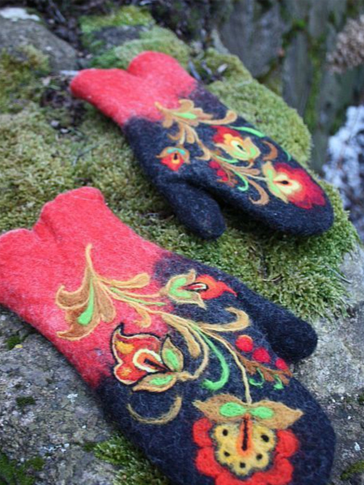 Flower Decor Colorblock Fleece Gloves