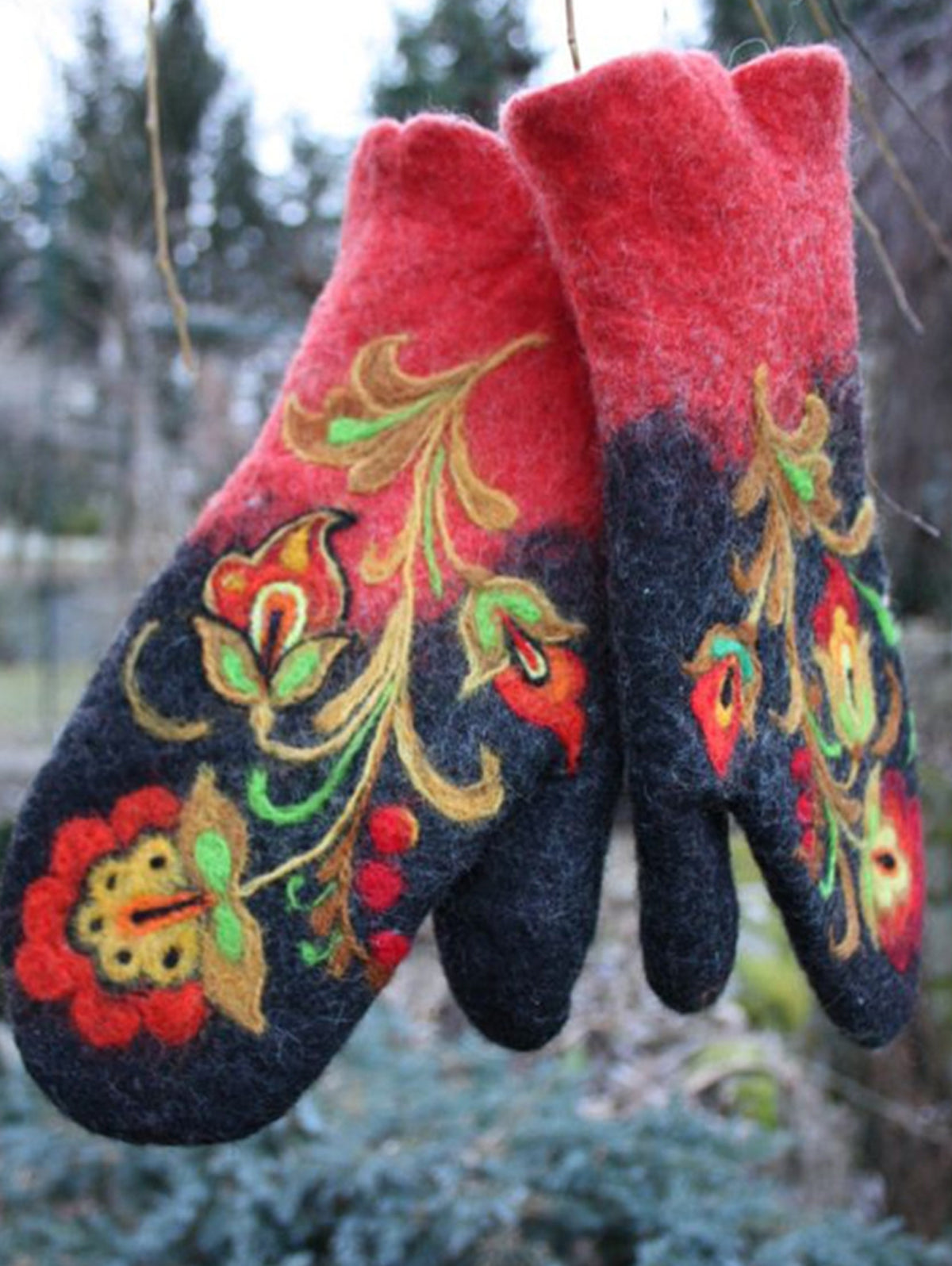 Flower Decor Colorblock Fleece Gloves