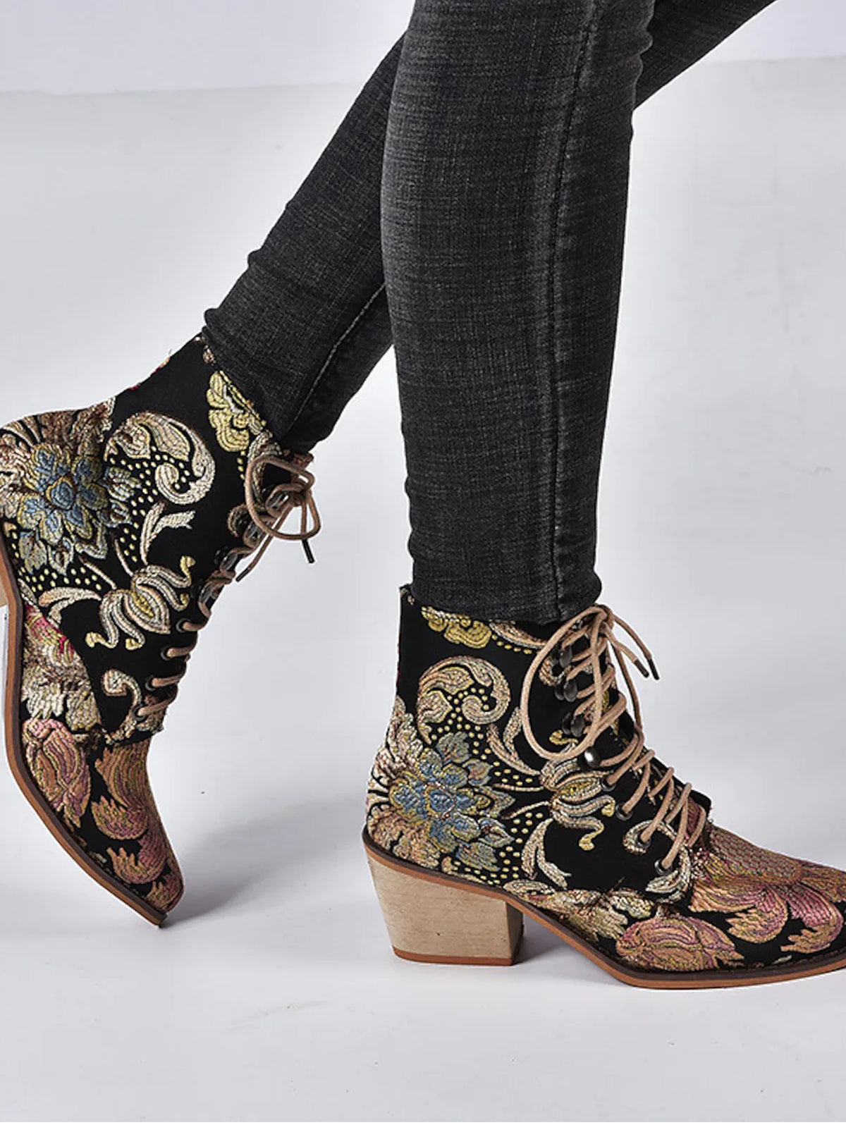 Retro Lace-up Front Chunky Heel Boots