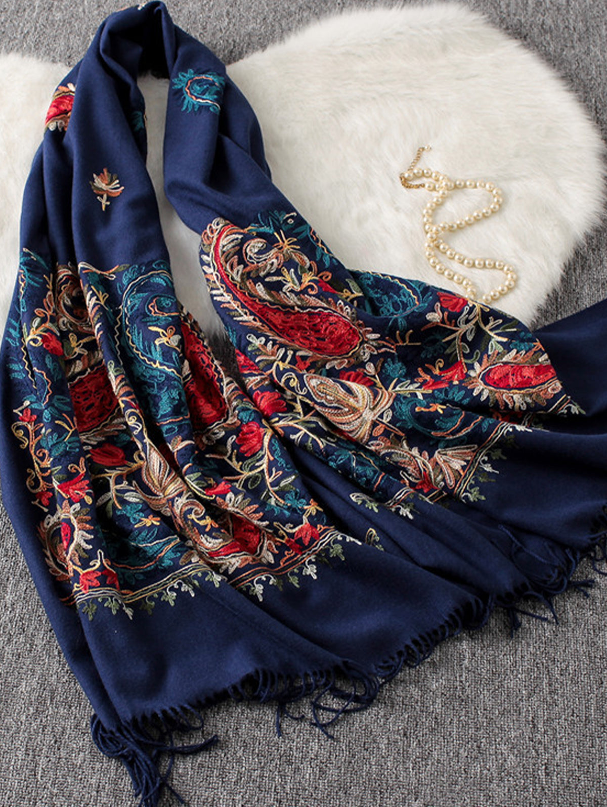 Embroidery Paisley Pattern Fringed Scarf